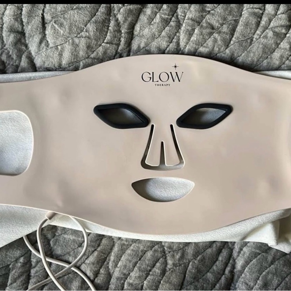 Glow Therapy Multi-Spectrum Mask